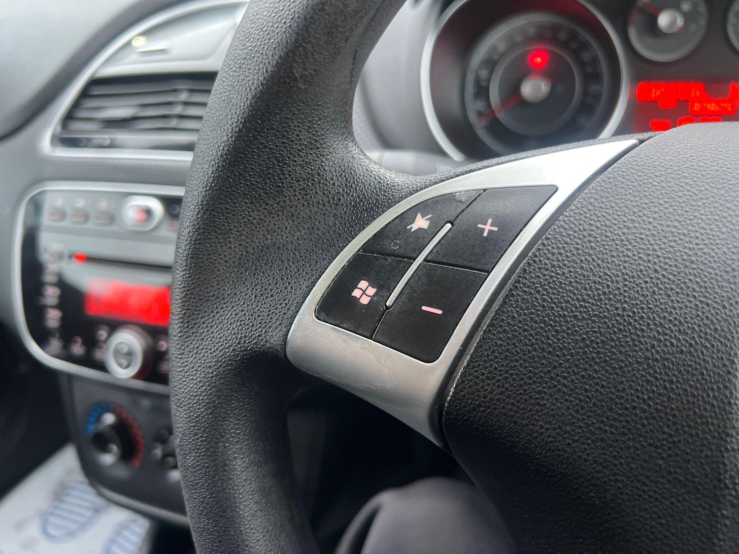 Used Fiat Punto Evo 2011 for sale - 76667362: Photo 19