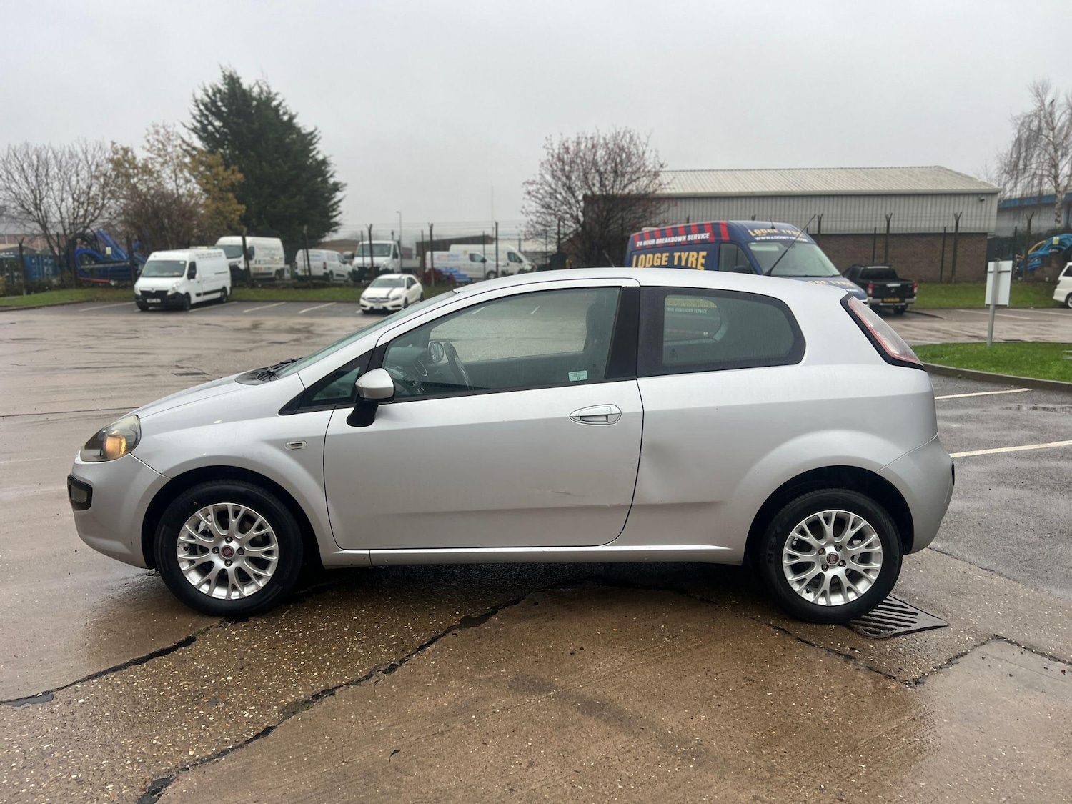 Used Fiat Punto Evo 2011 for sale - 76667362: Photo 3