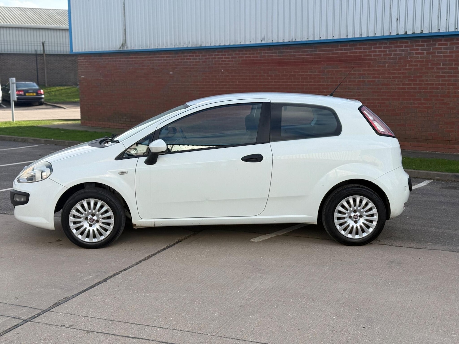 Used Fiat Punto Evo 2011 for sale - 77658210: Photo 11
