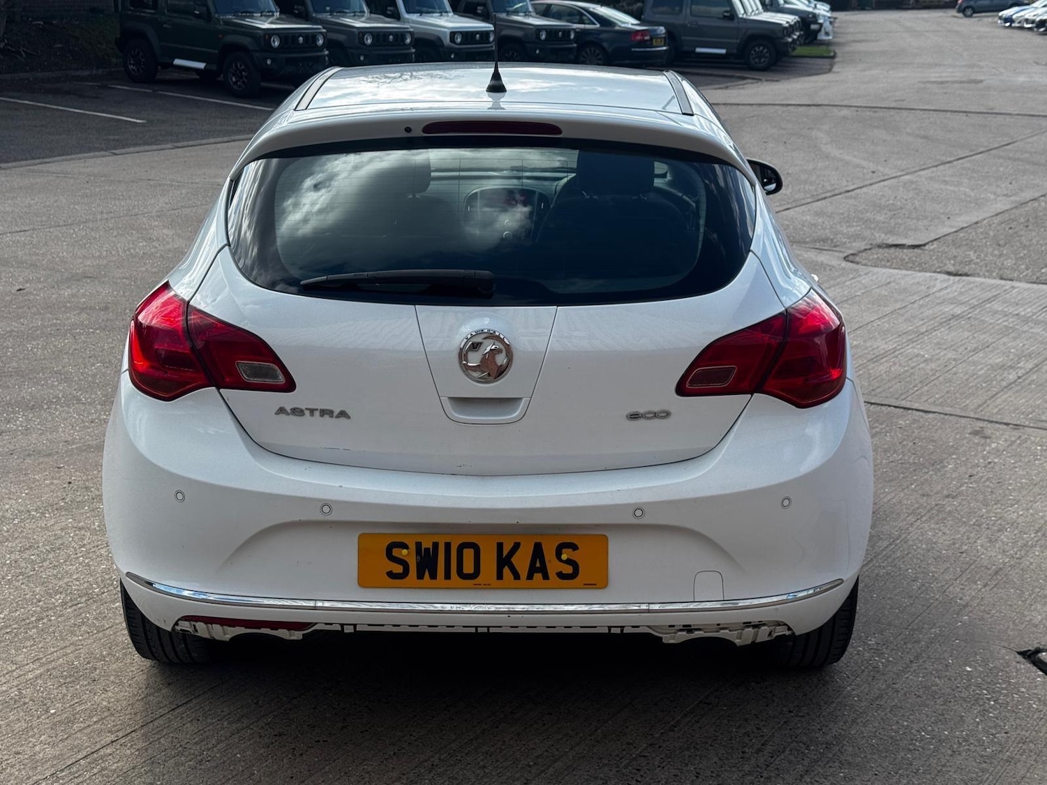 Used Vauxhall Astra 2013 for sale - 77892898: Photo 2