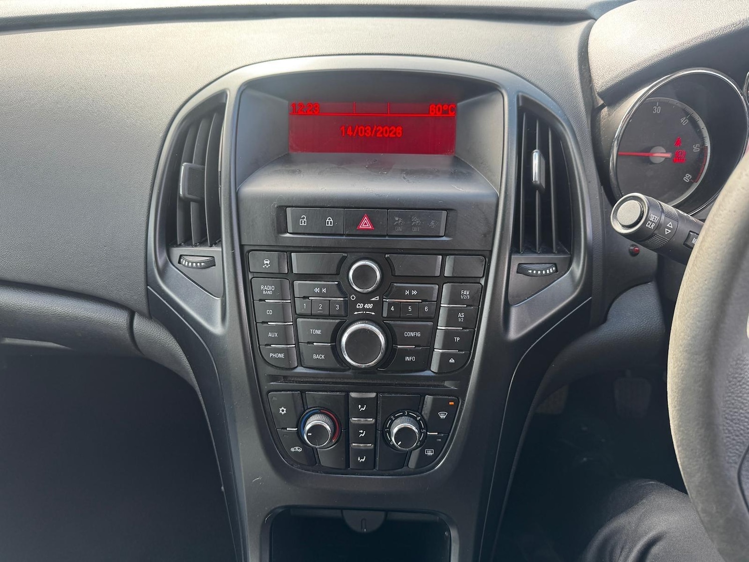 Used Vauxhall Astra 2013 for sale - 77892898: Photo 25