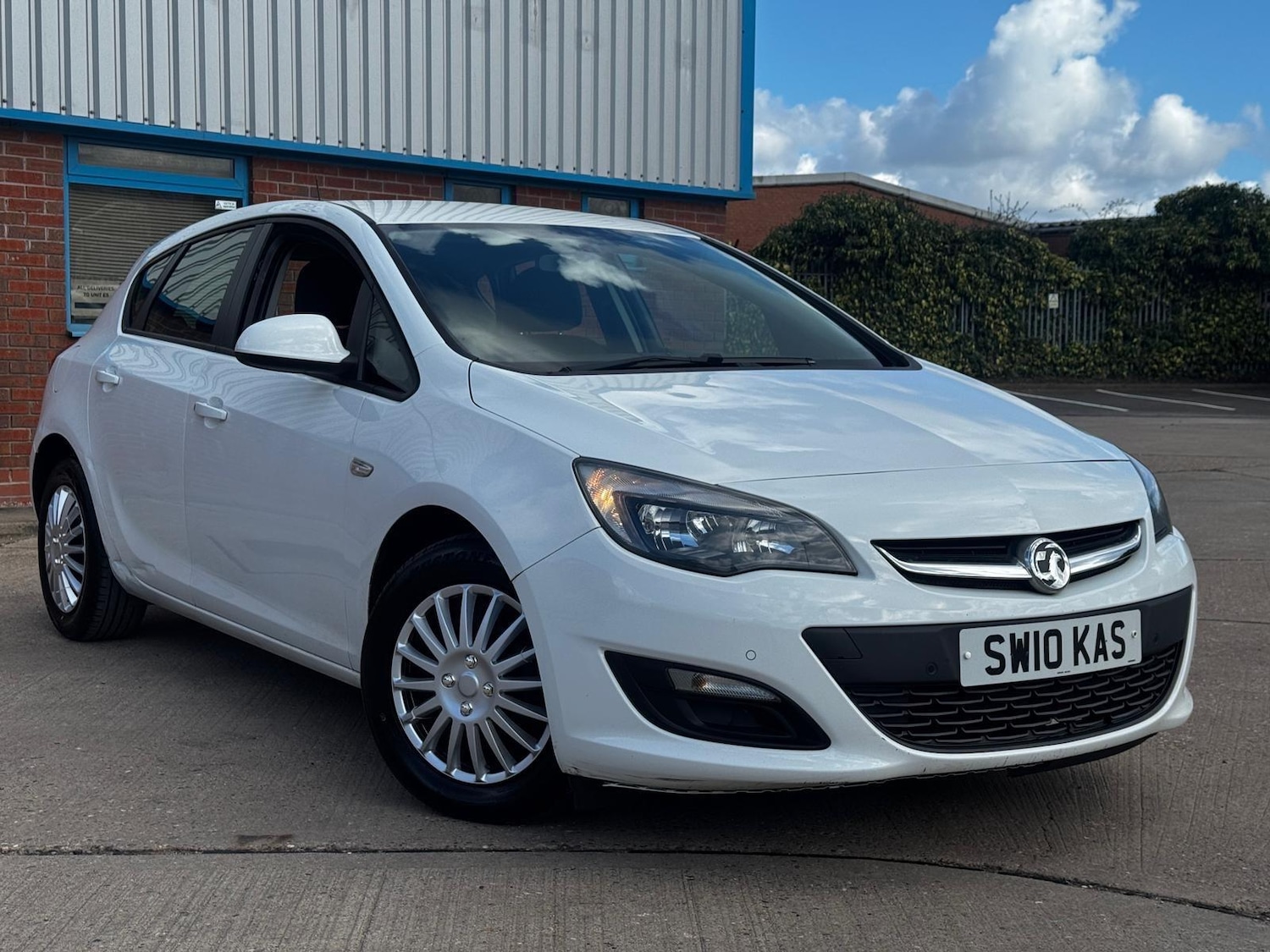 Used Vauxhall Astra 2013 for sale - 77892898: Photo 6