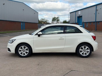 Used Audi A1 2011 for sale - 78503816: Photo