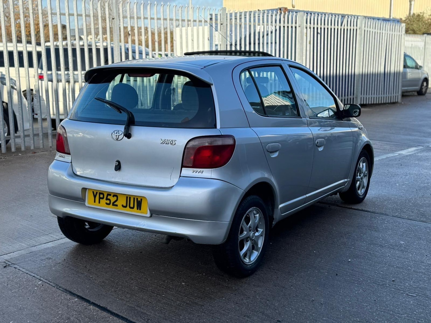 Used Toyota Yaris 2002 for sale - 76899279: Photo 10