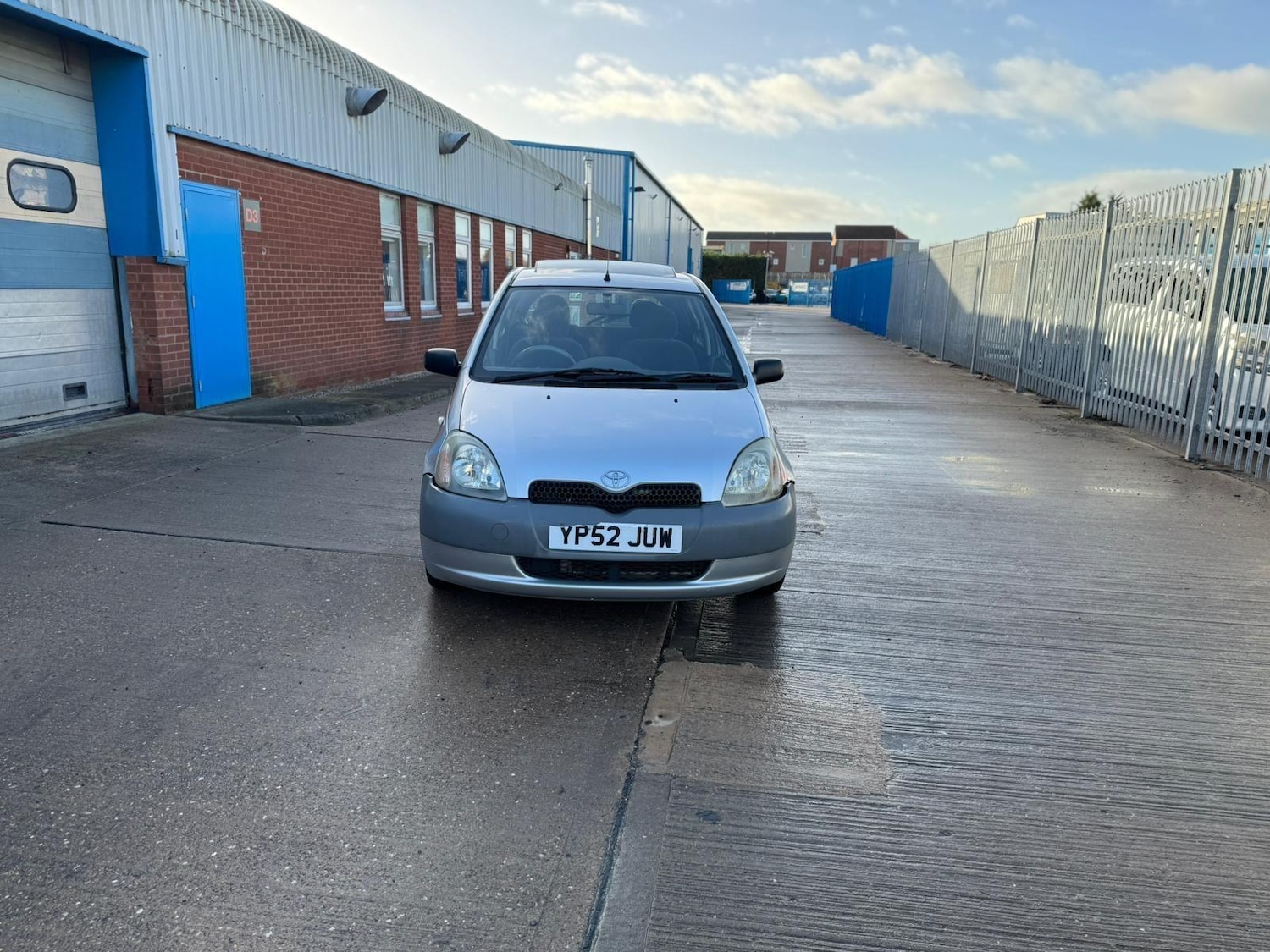 Used Toyota Yaris 2002 for sale - 76899279: Photo 11