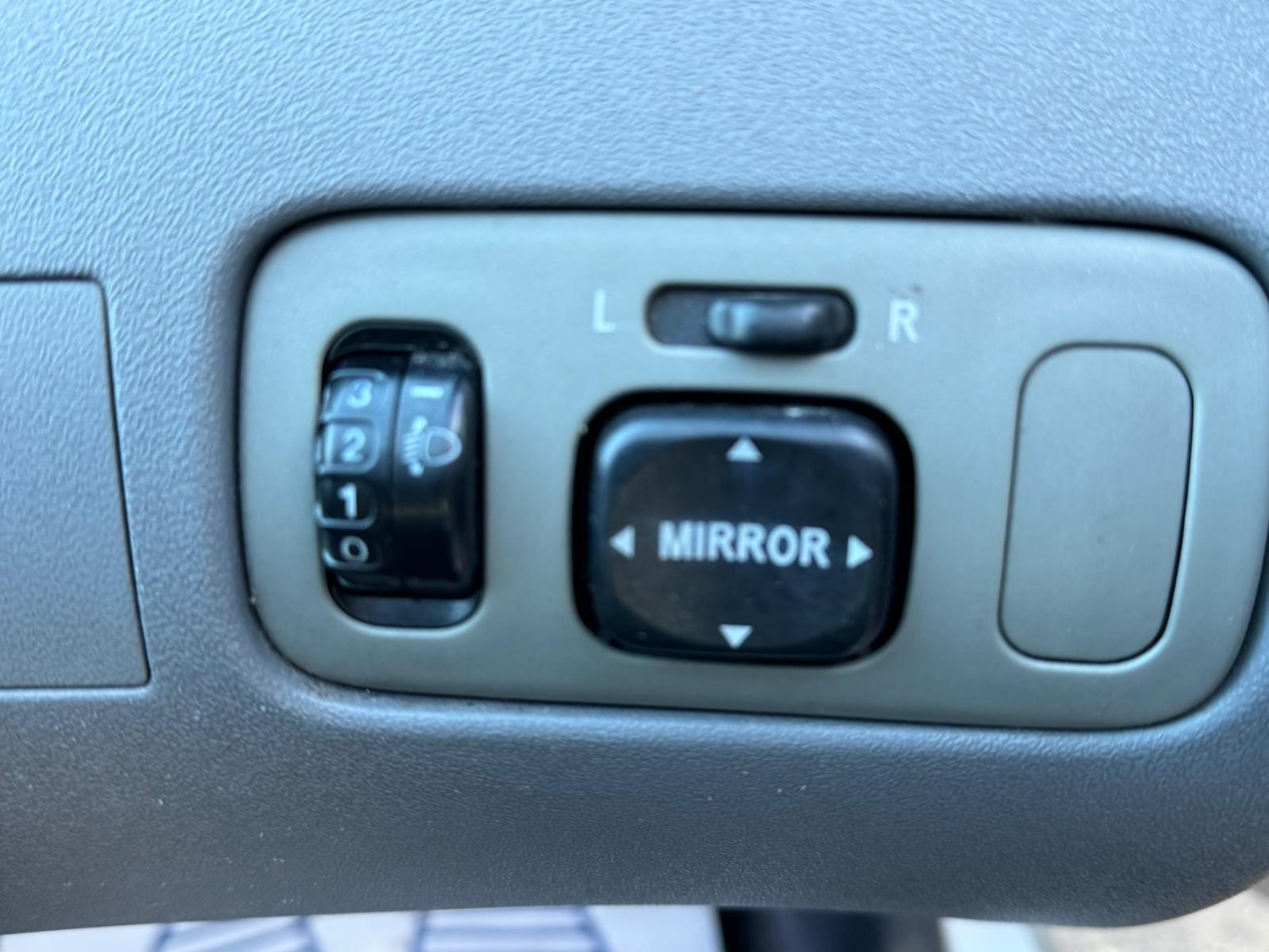 Used Toyota Yaris 2002 for sale - 76899279: Photo 15