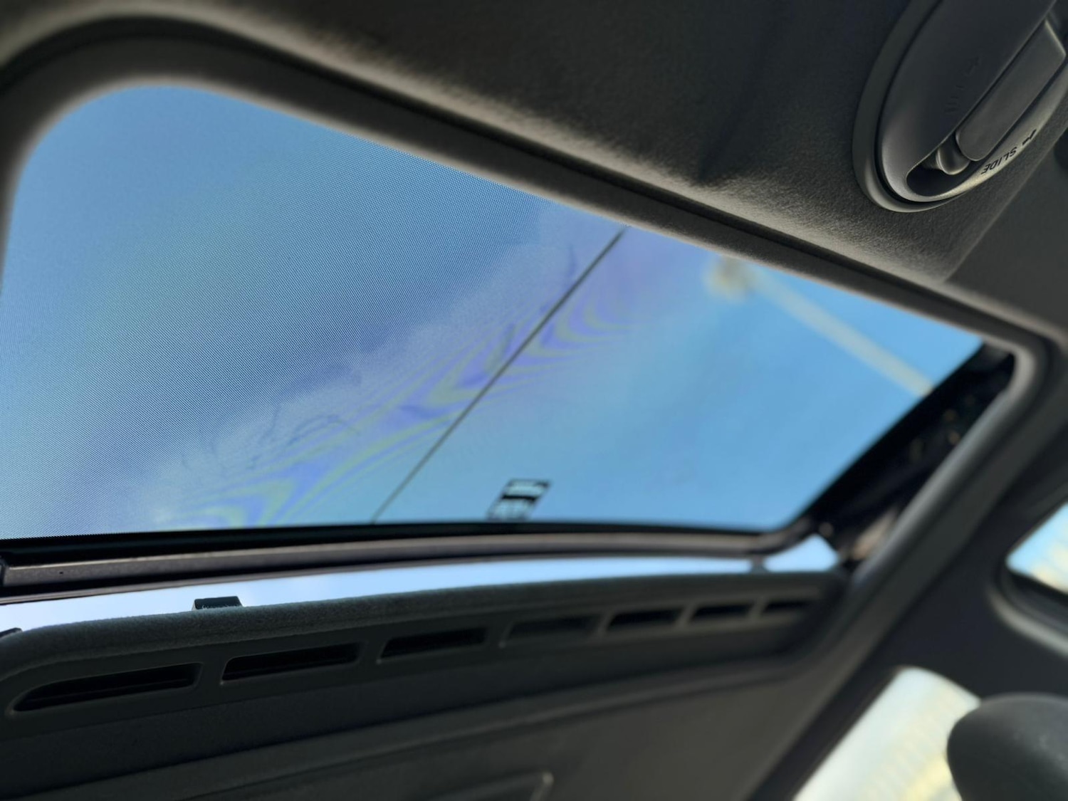 Used Toyota Yaris 2002 for sale - 76899279: Photo 19