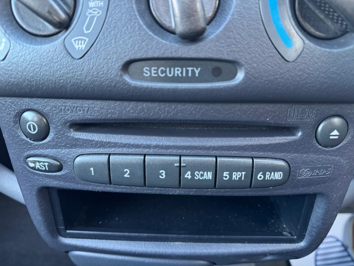 Used Toyota Yaris 2002 for sale - 76899279: Photo 20