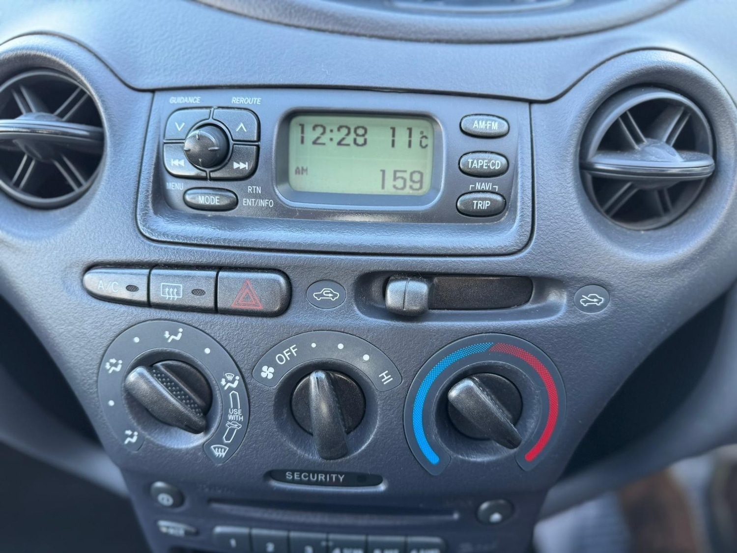 Used Toyota Yaris 2002 for sale - 76899279: Photo 24