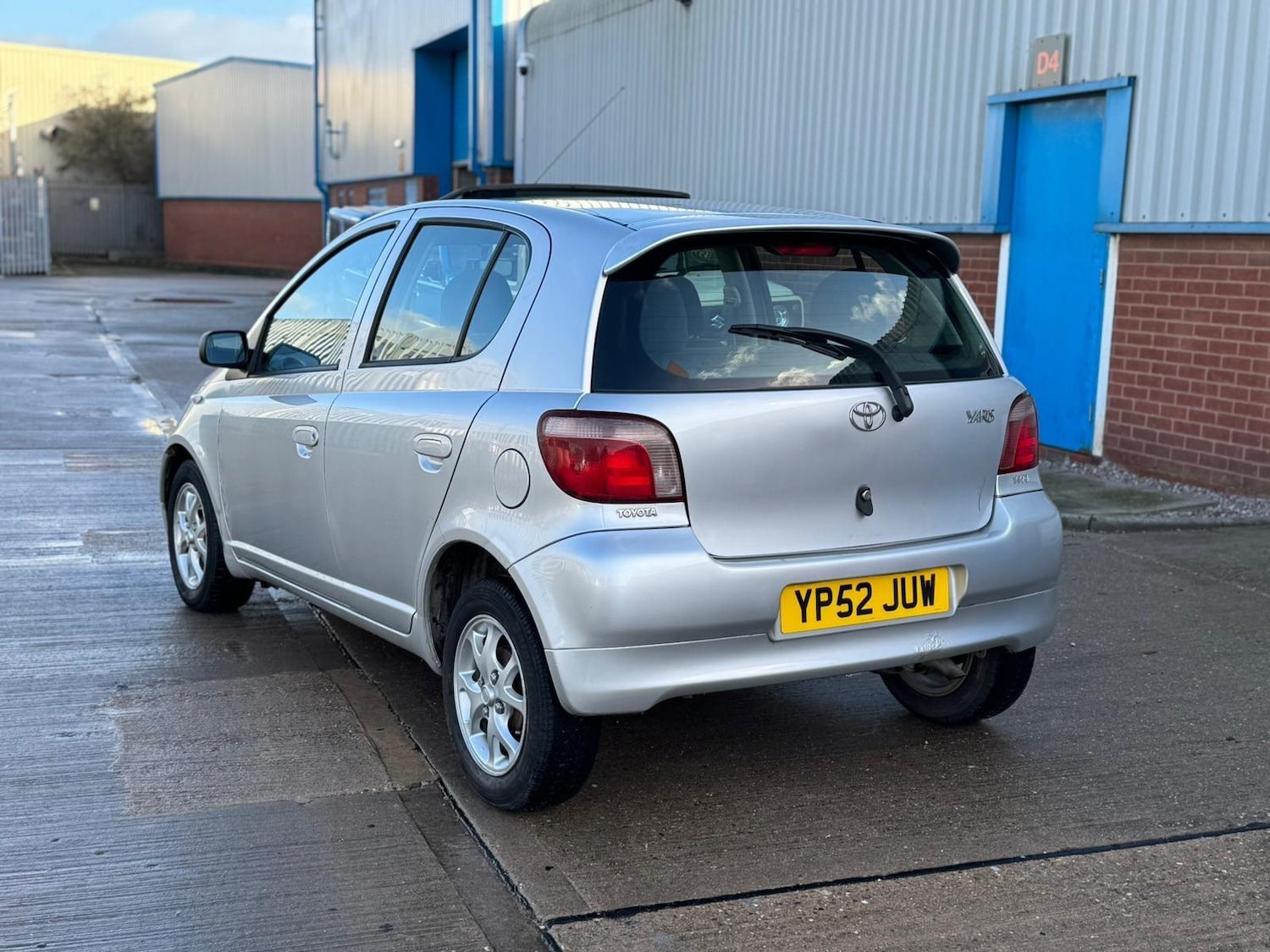 Used Toyota Yaris 2002 for sale - 76899279: Photo 5
