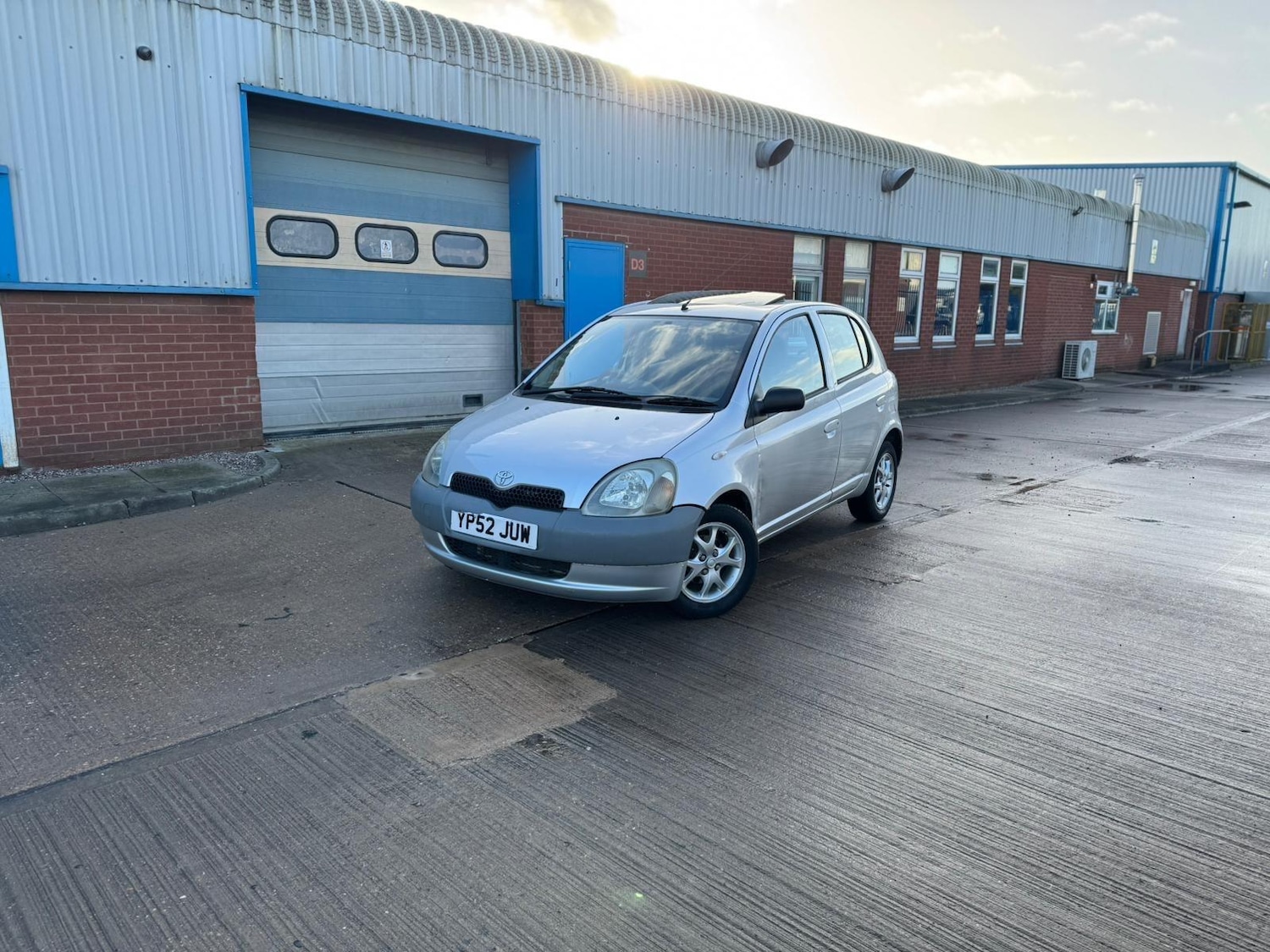 Used Toyota Yaris 2002 for sale - 76899279: Photo 8