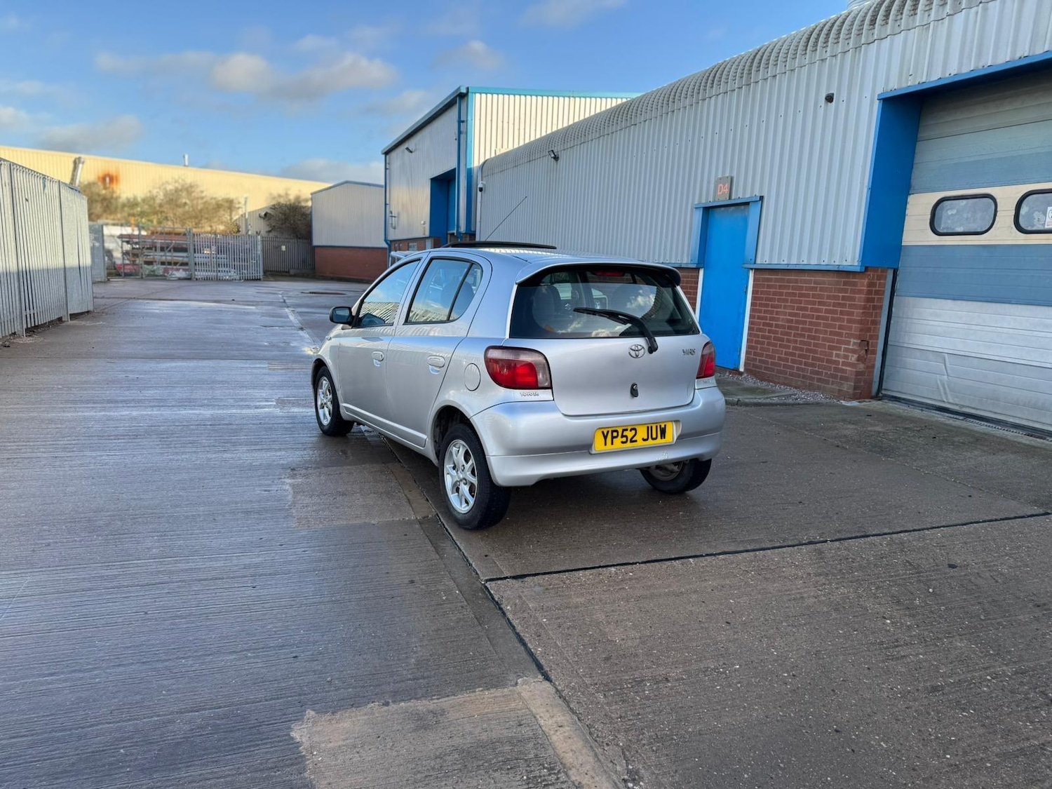 Used Toyota Yaris 2002 for sale - 76899279: Photo 9