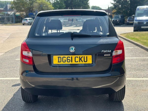 Used Skoda Fabia 2011 for sale - 75657738: Photo 2