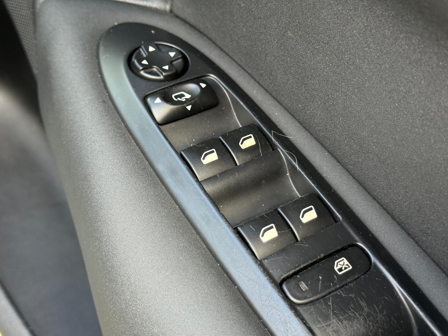 Used Citroen C4 2012 for sale - 77637395: Photo 27