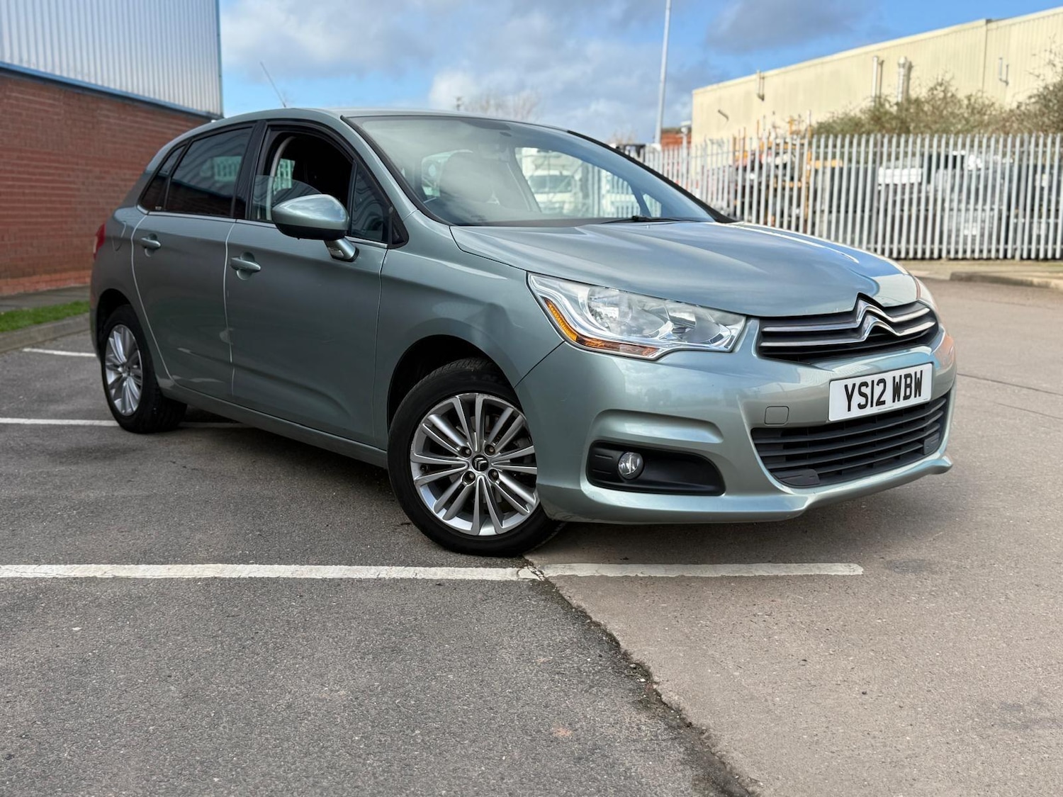 Used Citroen C4 2012 for sale - 77637395: Photo 5