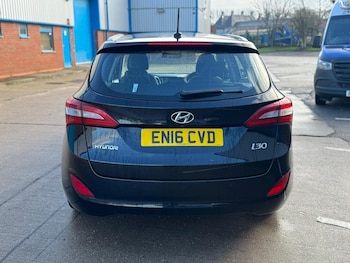 Used Hyundai i30 2016 for sale - 77351850: Photo