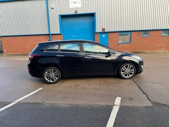 Used Hyundai i30 2016 for sale - 77351850: Photo