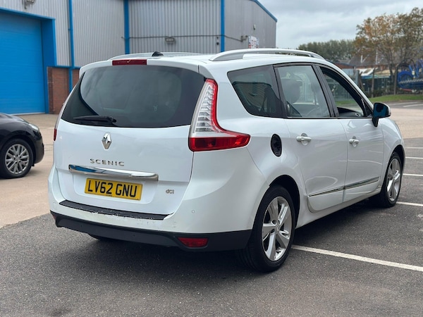 Used Renault Grand Scenic 2012 for sale - 76200372: Photo 11