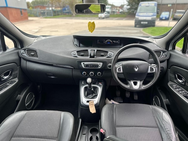 Used Renault Grand Scenic 2012 for sale - 76200372: Photo 18