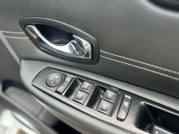 Used Renault Grand Scenic 2012 for sale - 76200372: Photo 19