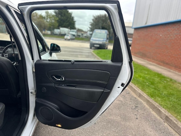 Used Renault Grand Scenic 2012 for sale - 76200372: Photo 28