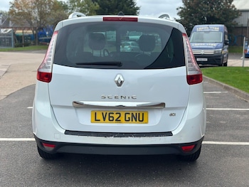 Used Renault Grand Scenic 2012 for sale - 76200372: Photo 2
