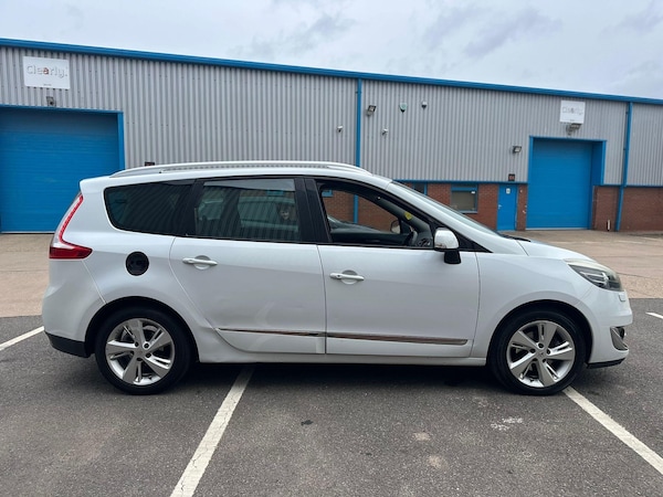 Used Renault Grand Scenic 2012 for sale - 76200372: Photo 3