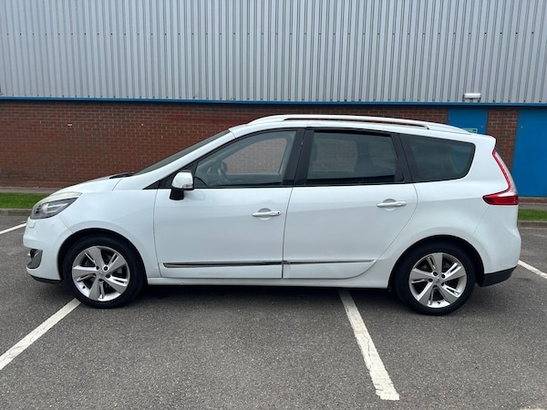 Used Renault Grand Scenic 2012 for sale - 76200372: Photo 4