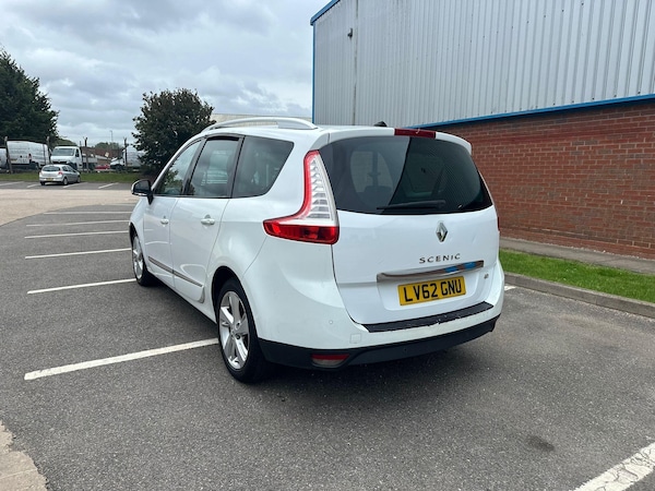 Used Renault Grand Scenic 2012 for sale - 76200372: Photo 8