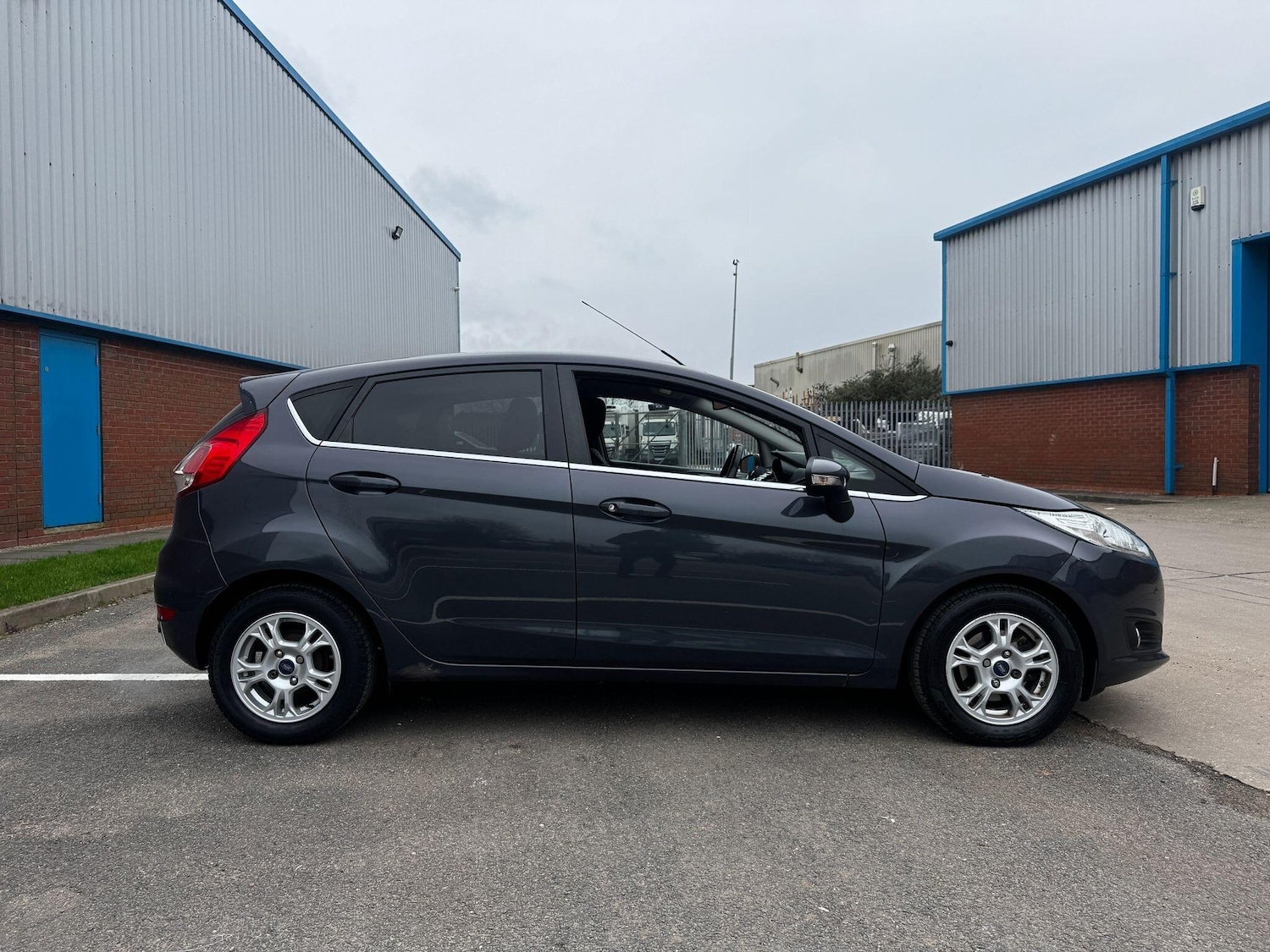 Used Ford Fiesta 2013 for sale - 77794067: Photo 4
