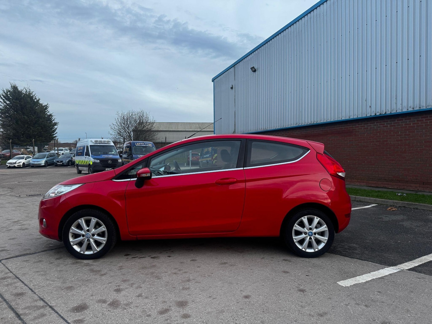 Used Ford Fiesta 2010 for sale - 77202705: Photo 3