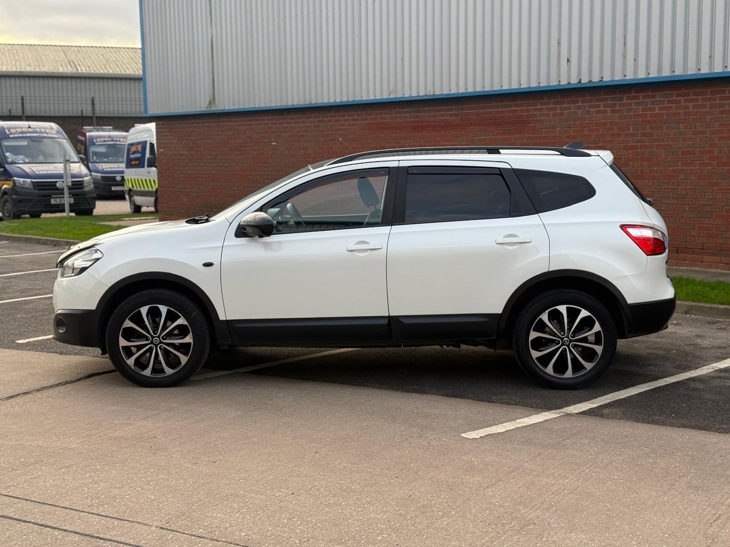 Used Nissan Qashqai+2 2013 for sale - 77074508: Photo 4