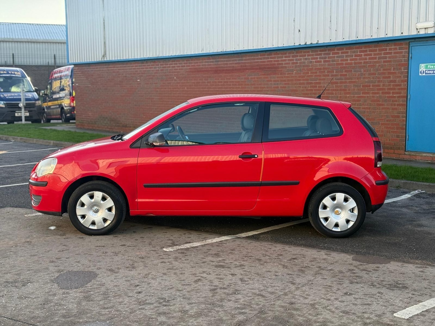 Used Volkswagen Polo 2009 for sale - 77082052: Photo 3