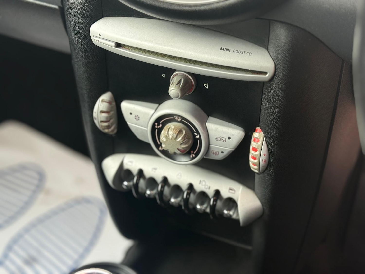 Used MINI Convertible 2010 for sale - 77523576: Photo 12