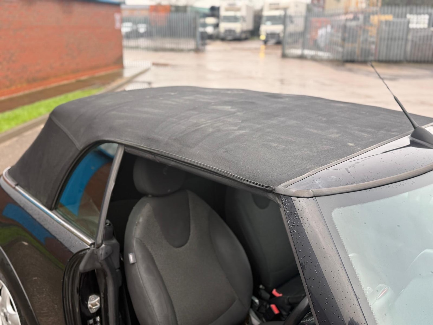 Used MINI Convertible 2010 for sale - 77523576: Photo 13