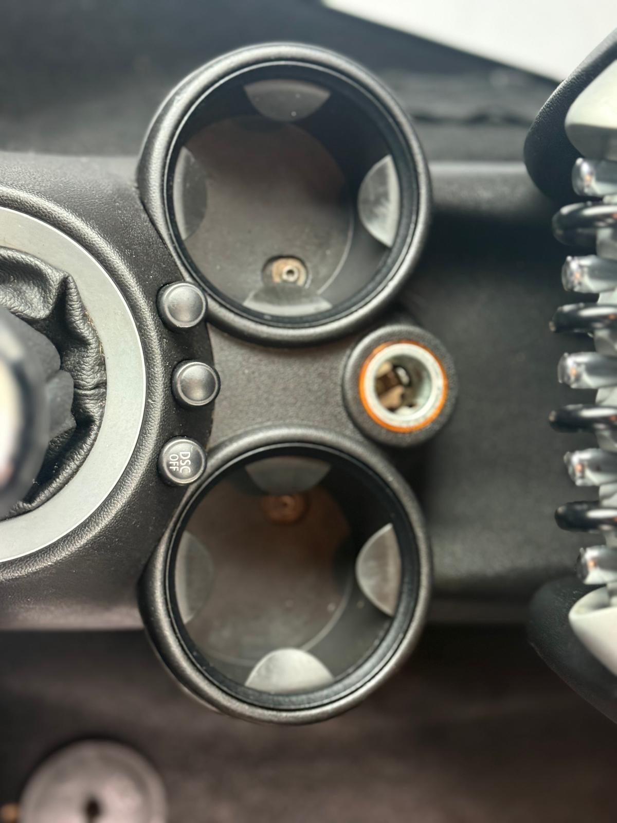 Used MINI Convertible 2010 for sale - 77523576: Photo 16