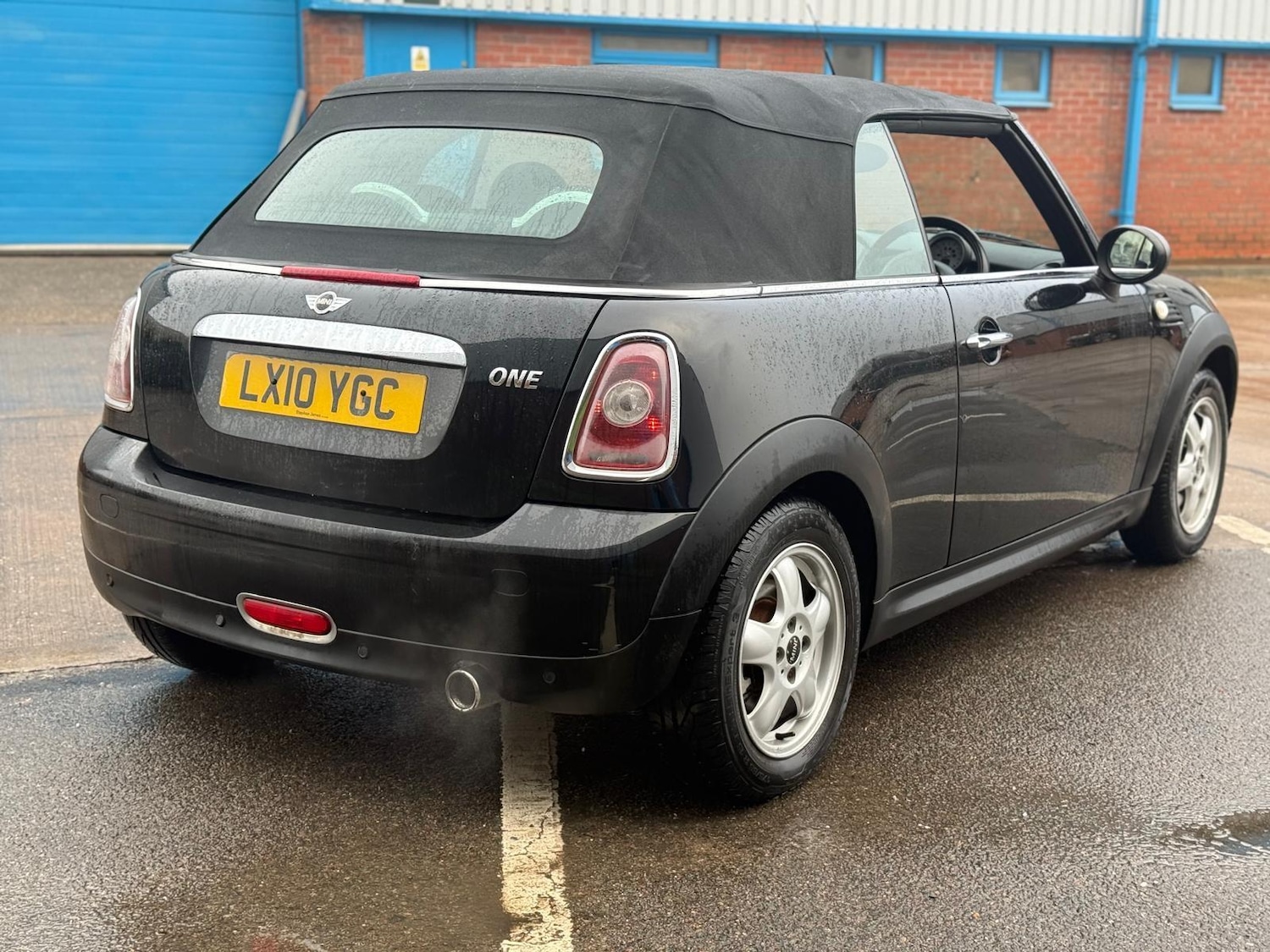 Used MINI Convertible 2010 for sale - 77523576: Photo 19
