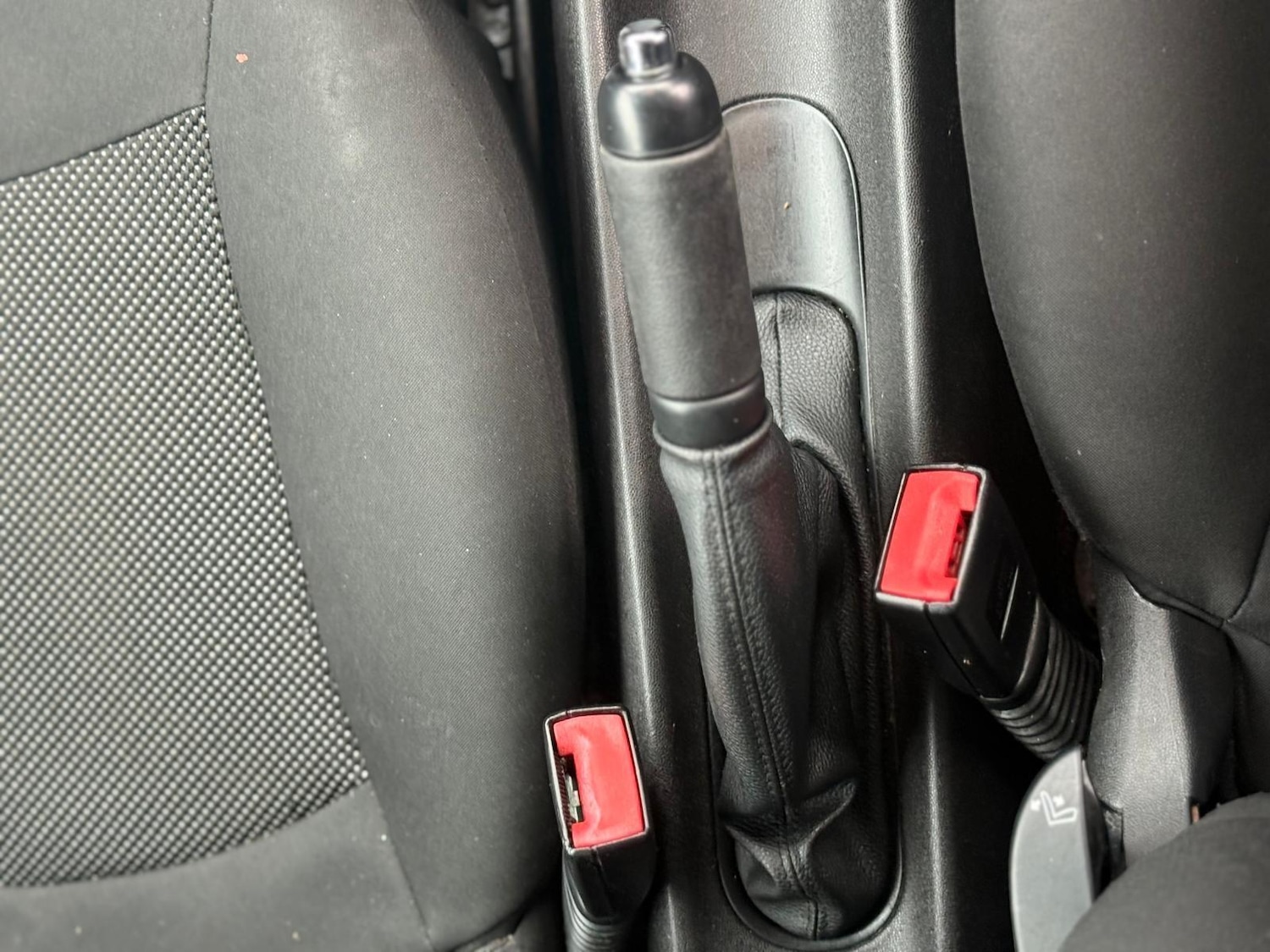 Used MINI Convertible 2010 for sale - 77523576: Photo 20