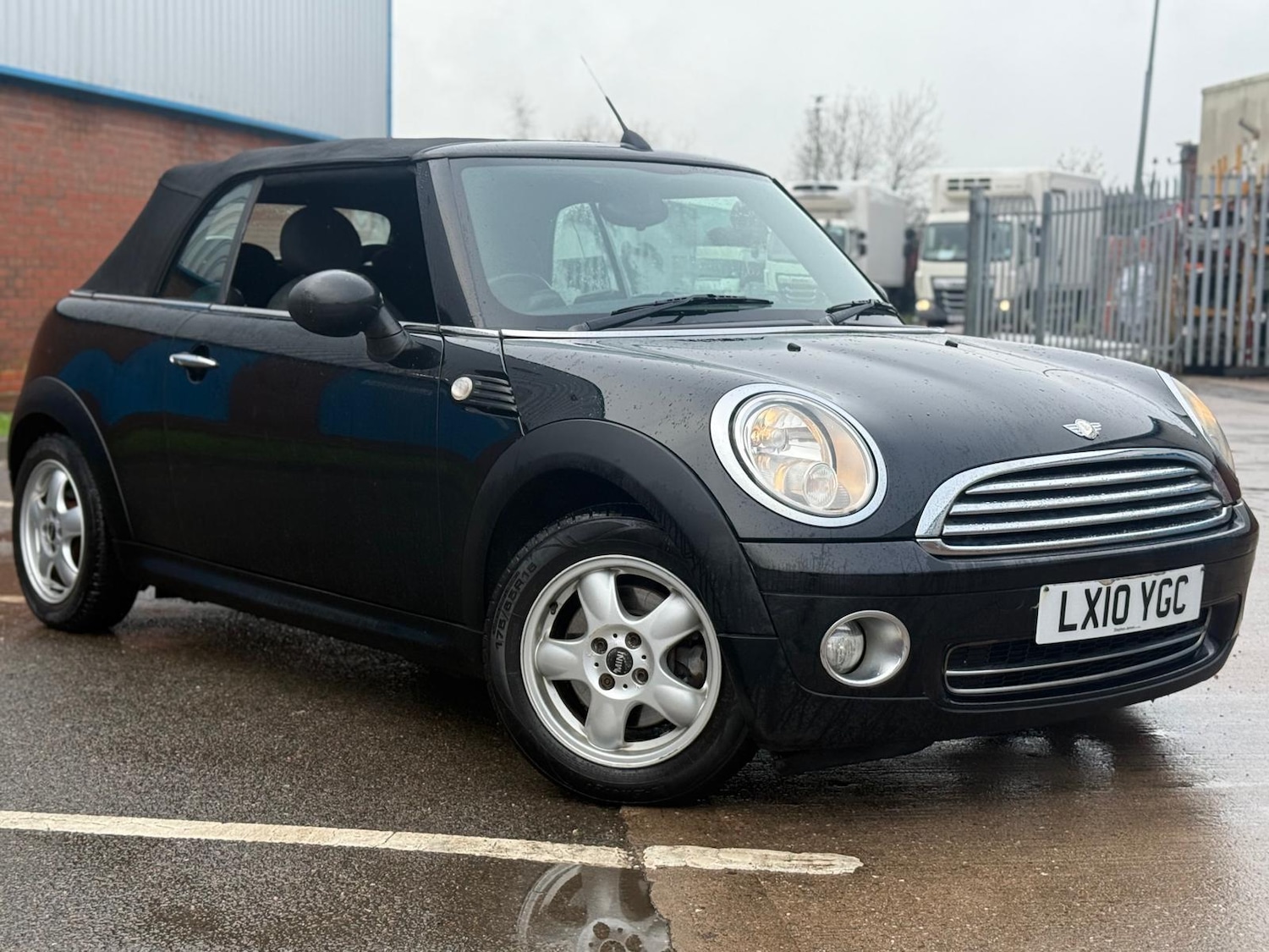 Used MINI Convertible 2010 for sale - 77523576: Photo 3