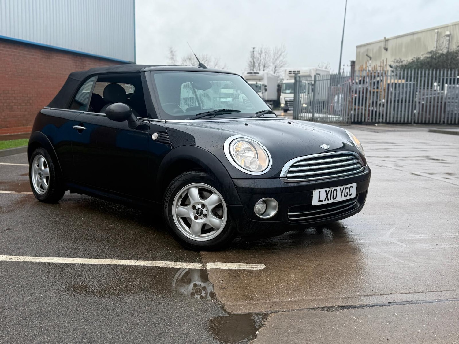 Used MINI Convertible 2010 for sale - 77523576: Photo 5