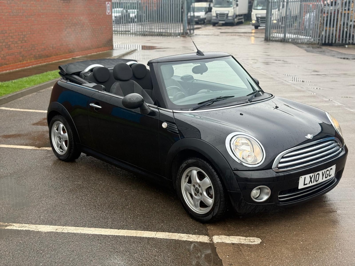 Used MINI Convertible 2010 for sale - 77523576: Photo 7