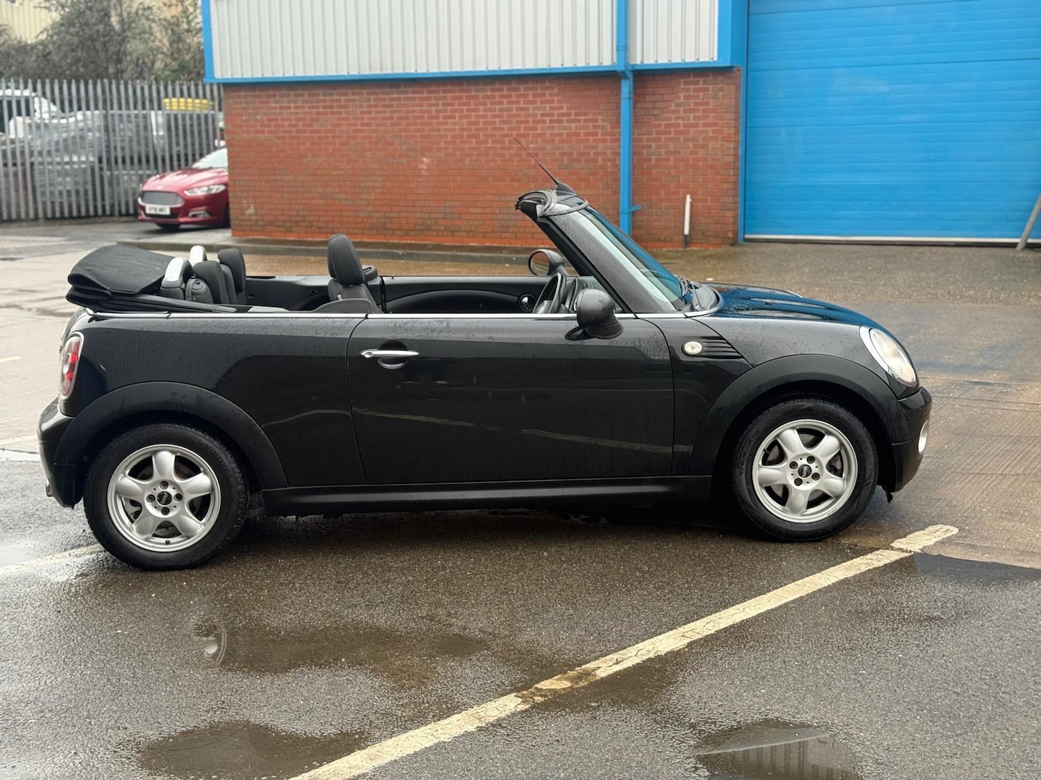 Used MINI Convertible 2010 for sale - 77523576: Photo 9