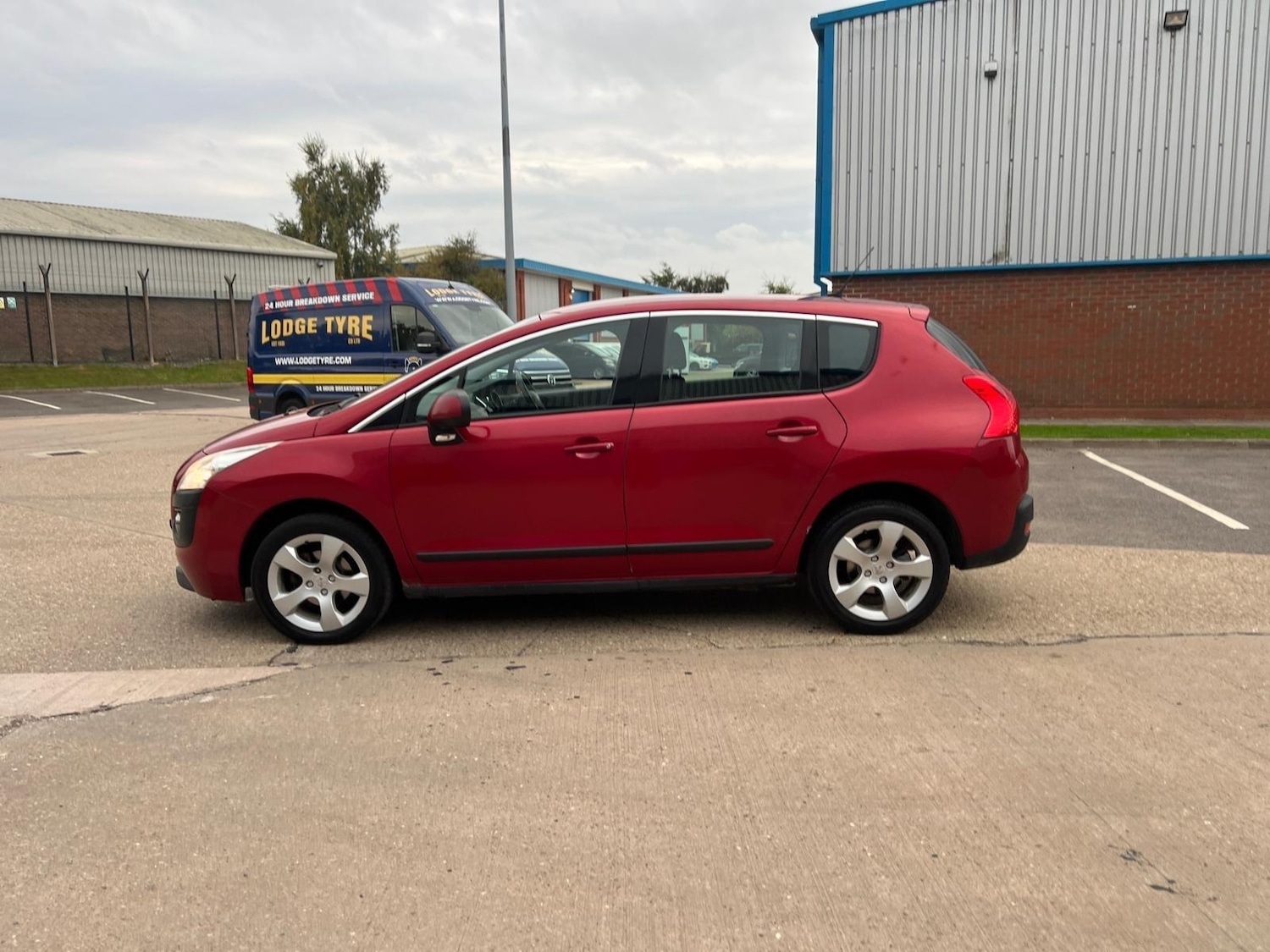 Used Peugeot 3008 2013 for sale - 76152445: Photo 4