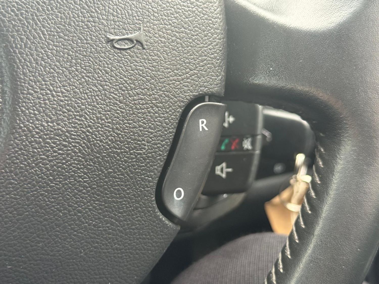 Used Renault Clio 2012 for sale - 76632747: Photo 17