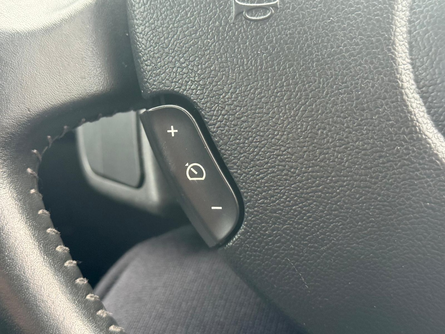 Used Renault Clio 2012 for sale - 76632747: Photo 18