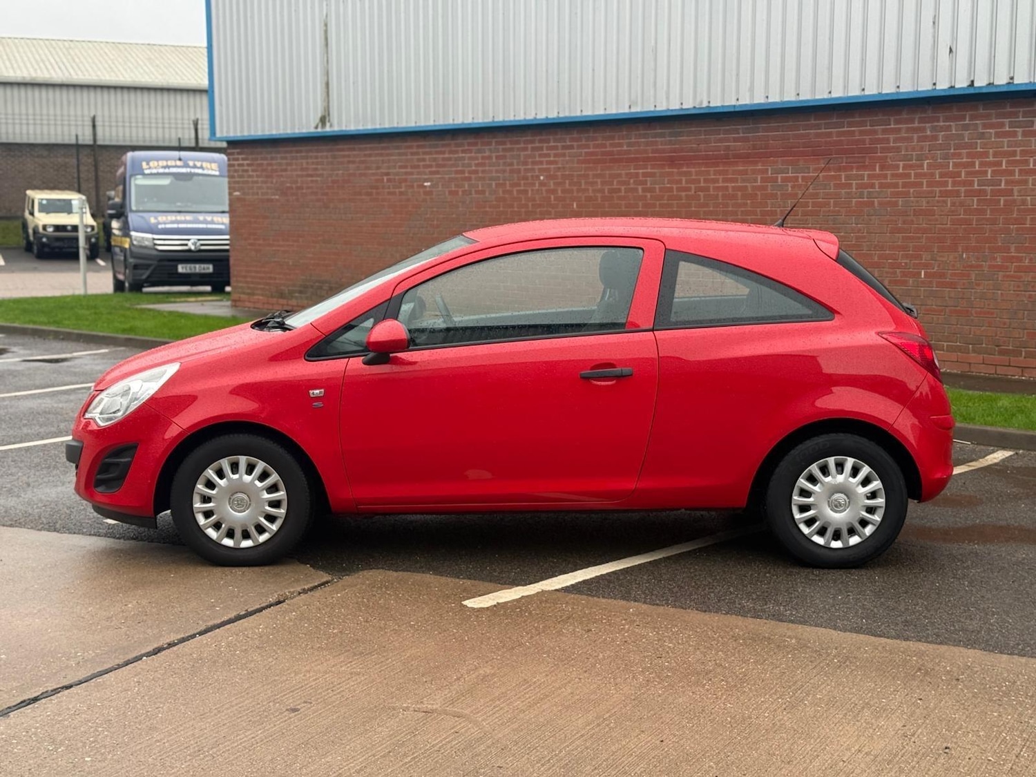 Used Vauxhall Corsa 2013 for sale - 76423356: Photo 3