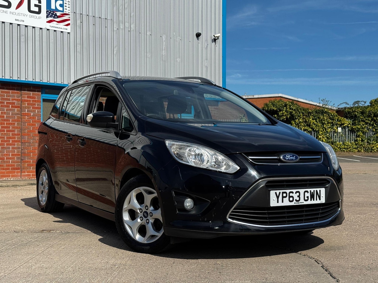 Used Ford Grand C-Max 2013 for sale - 78157442: Photo 2