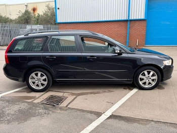 Used Volvo V50 2011 for sale - 77958274: Photo