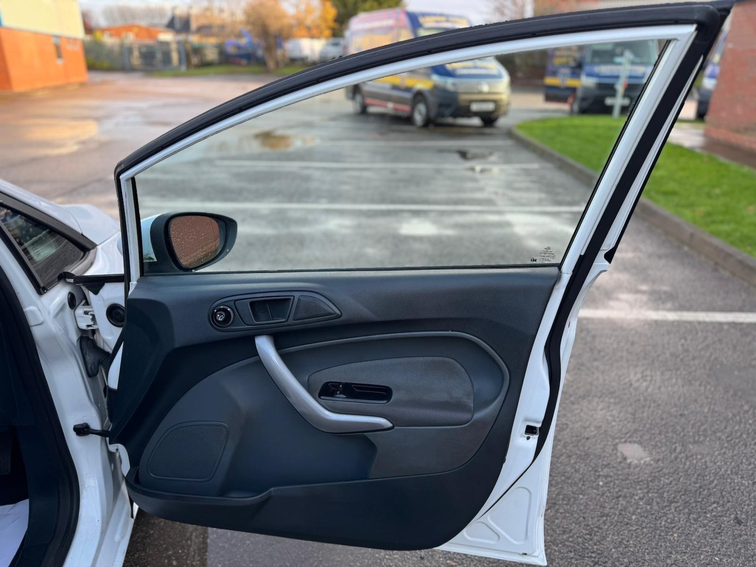 Used Ford Fiesta 2011 for sale - 76742703: Photo 16