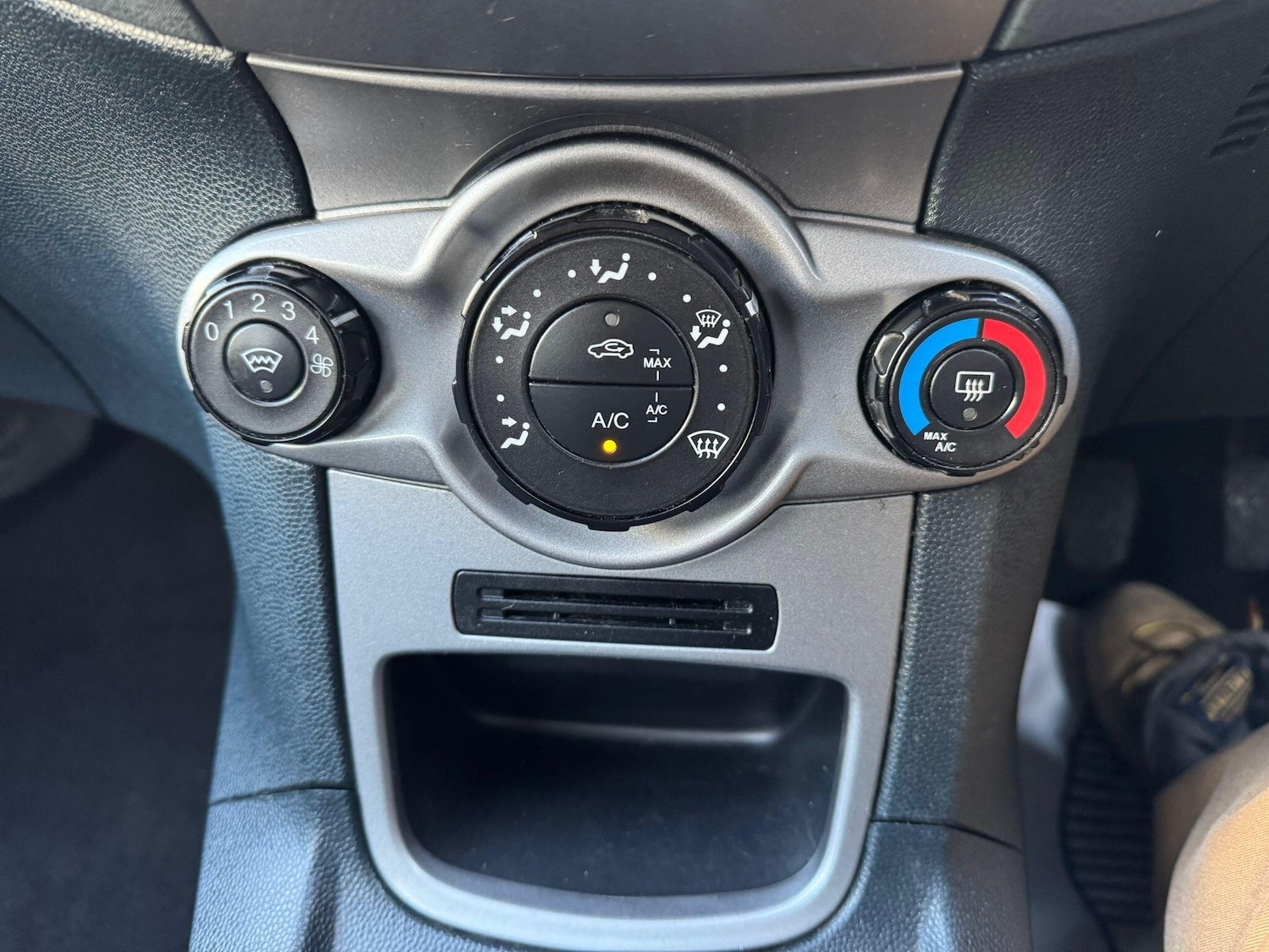 Used Ford Fiesta 2011 for sale - 76742703: Photo 22